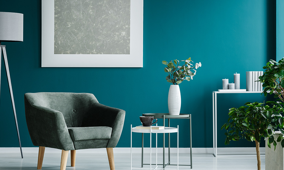 Chair seat upholstery gives a comfortable feeling of sitting in a tub and looks so clean and fresh in the room.