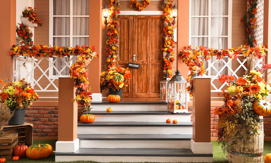 Halloween door decorations which is spine-tingling for a spooky welcome