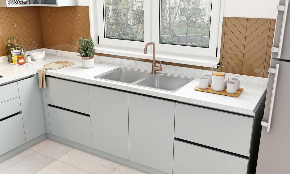 Monochrome kitchen tap design for minimalist and traditional kitchen
