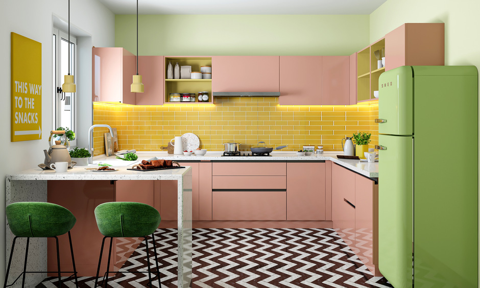 Under kitchen cabinet lighting for a kitchen with yellow backsplash