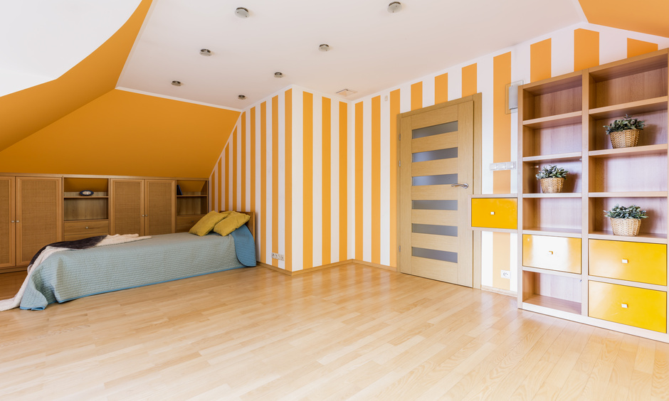 Wall colour combination with orange